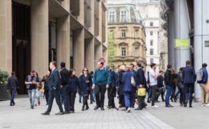 20 Easy Occupations That Pay Well in the UK (No Degree Needed)