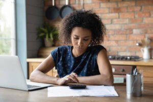 10 online jobs for students and how much they pay