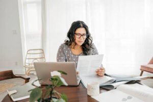 10 online jobs for students and how much they pay